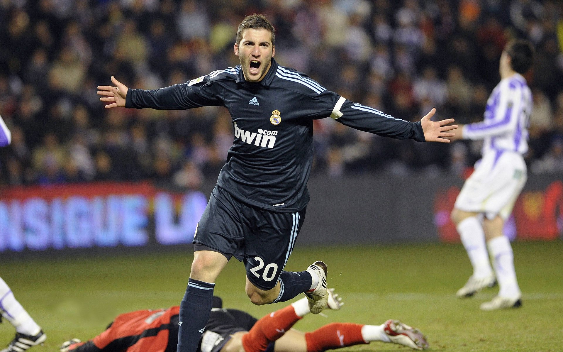 世界杯难忘经典：让人难以忘怀的瞬间！，世界杯震撼的场景